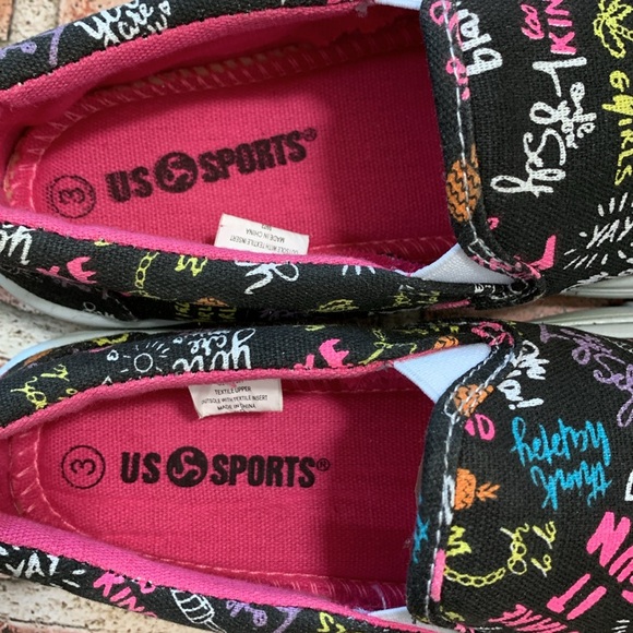 Girls slip on sneakers. Size 3 - Picture 6 of 8